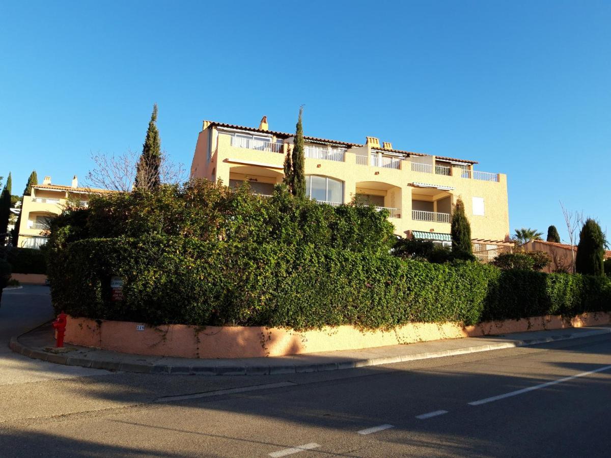T2, Jardin, Veranda Chambre, Climatisation, Parking Privatif, Proche A Pied Centre, Plage, Gare, Pour 3 Adultes Ou 2 Adultes Avec 2 Enfants Bandol Eksteriør billede