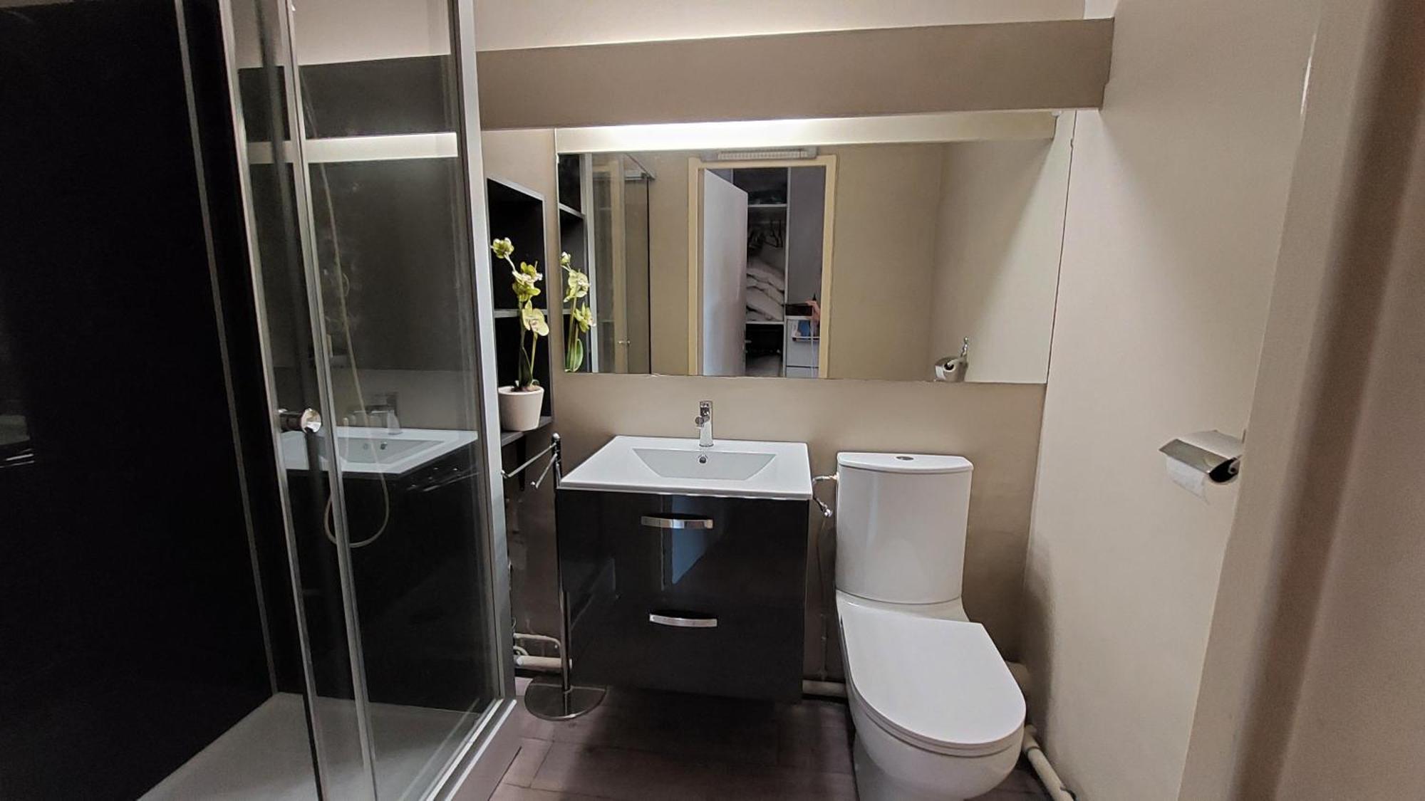 T2, Jardin, Veranda Chambre, Climatisation, Parking Privatif, Proche A Pied Centre, Plage, Gare, Pour 3 Adultes Ou 2 Adultes Avec 2 Enfants Bandol Eksteriør billede